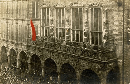 Novemberrevolution 1918 am Bremer Rathaus.