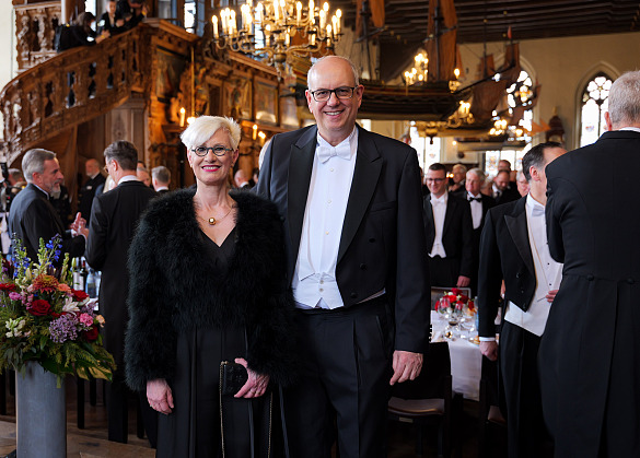 Prof. Dr.-Ing. Anke Kaysser-Pyzalla, Vorsitzende des Vorstands des Deutschen Zentrums für Luft- und Raumfahrt e.V. und Bürgermeister Andreas Bovenschulte.